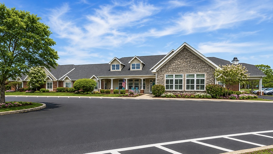 Front entrance at American House Lebanon memory care and assisted living facility in Lebanon, TN