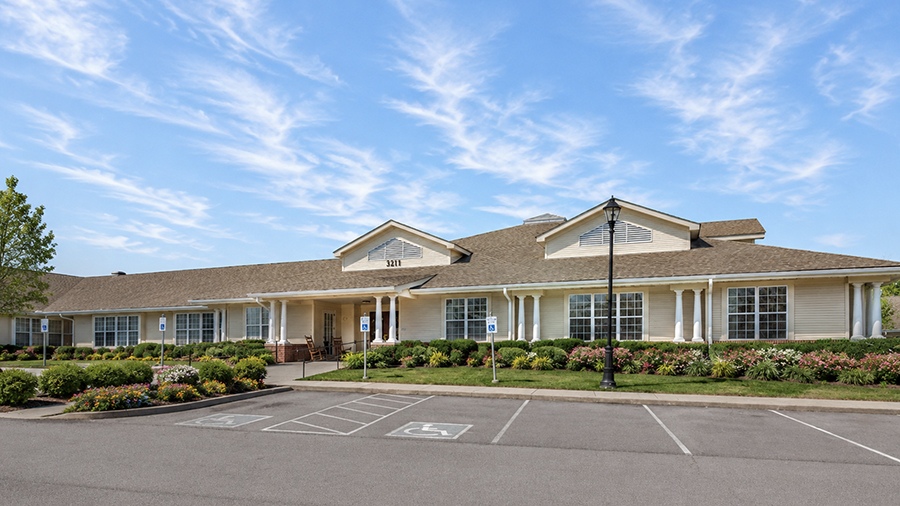 Front entrance at American House Murfreesboro Assisted Living and Memory care facility in Murfreesboro, TN