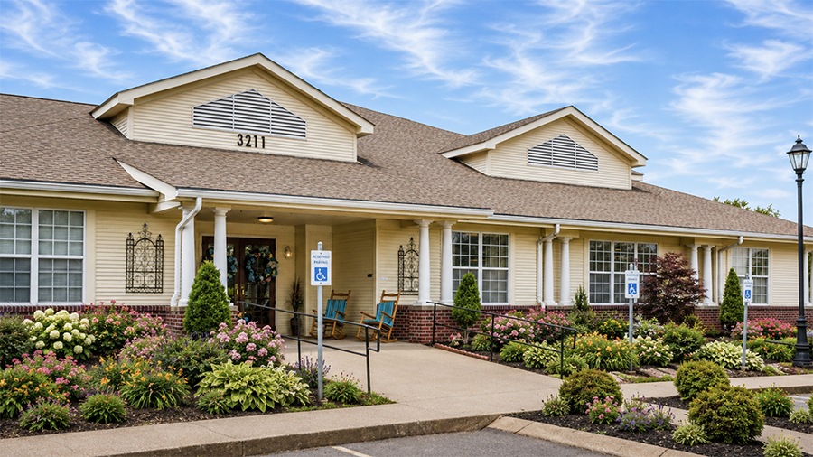 Front porch at American House Murfreesboro Assisted Living and Memory care facility in Murfreesboro, TN