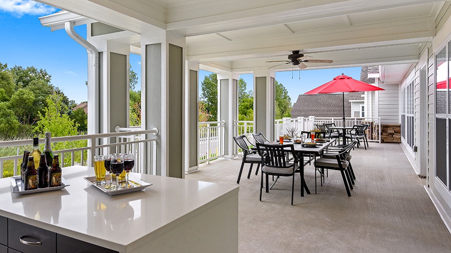Outdoor patio and lounge at American House Hampton Village assisted living and memory care facility in Rochester Hills, MI