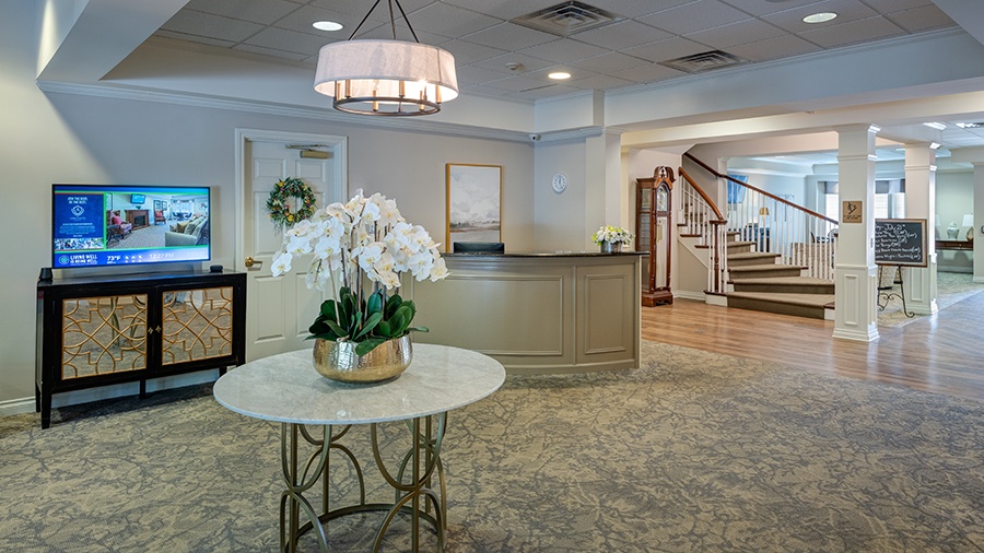 Foyer at American House Sterling Woods Senior Living Community in Sterling Heights