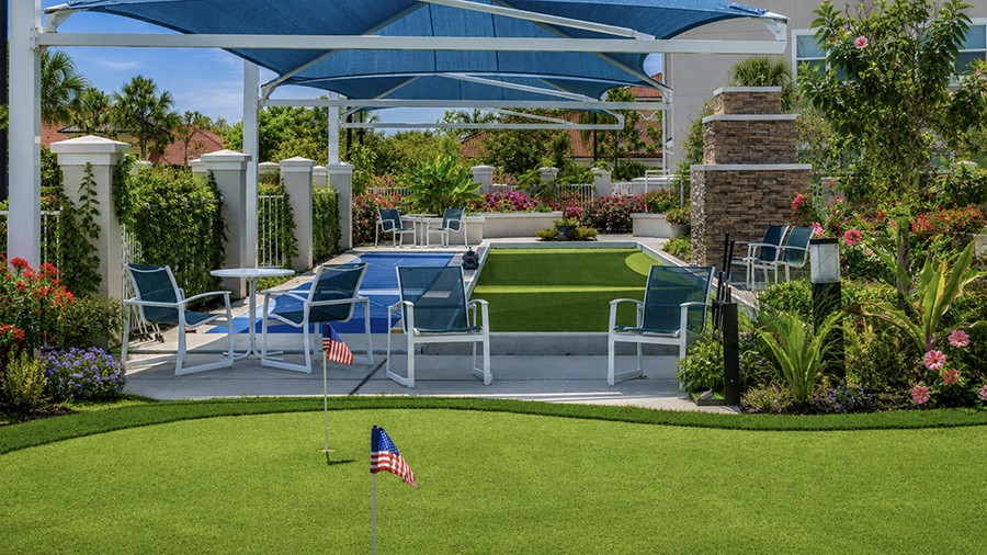 Putting green at American House Ft. Myers assisted living and memory care facility in Fort Myers, FL