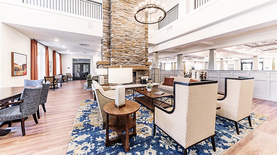 Foyer at American House Mount Prospect assisted living and memory care facility in Mt. Prospect, IL