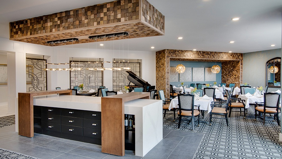 Dining room at American House Town and Country memory care and assisted living facility in Town and Country, MO