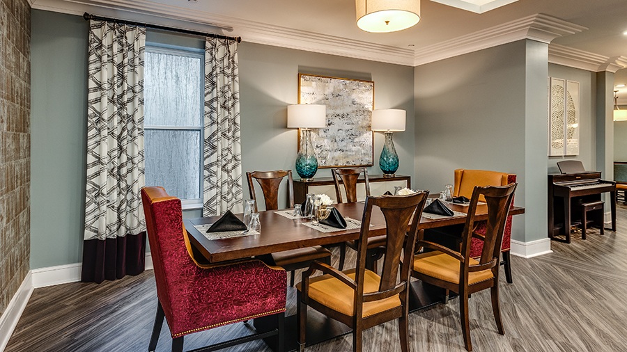 Private dining room at American House Town and Country memory care and assisted living facility in Town and Country, MO