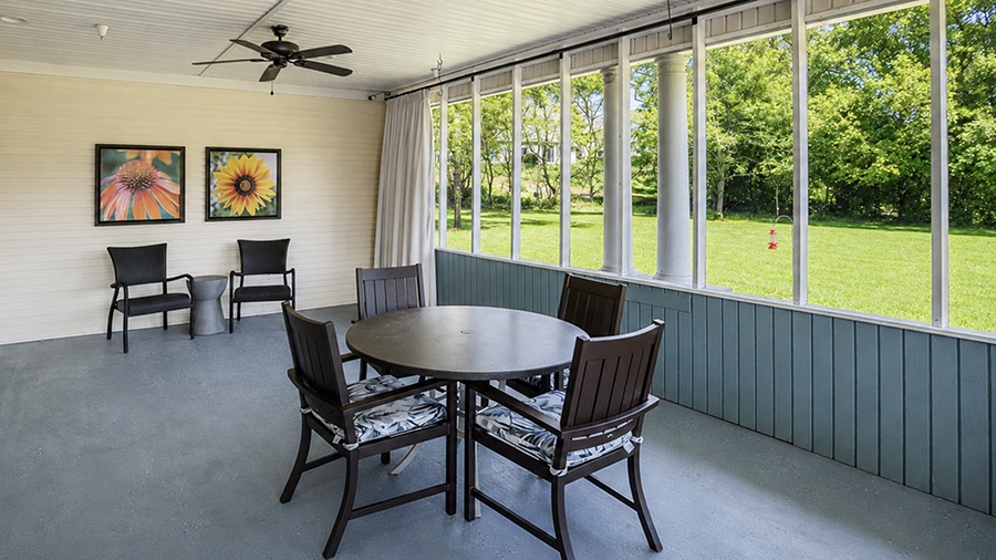 Sunroom with seating at American House Johnson City Assisted Living and Memory care facility in Johnson City, TN