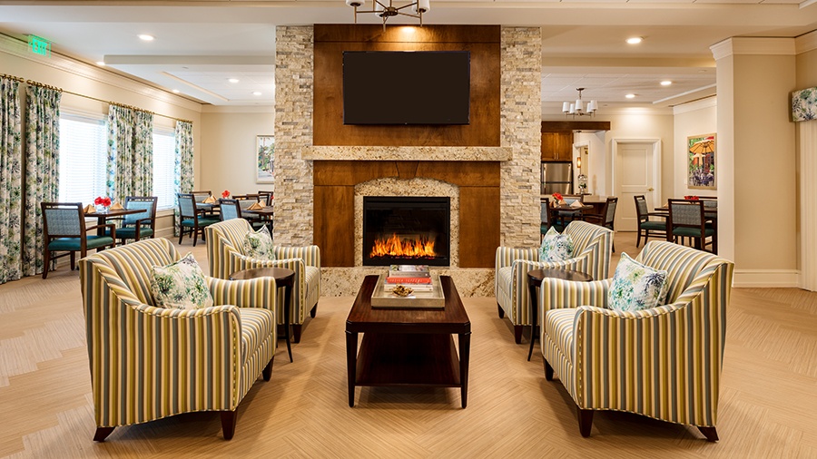 Sitting room at American House Naples assisted living and memory care facility