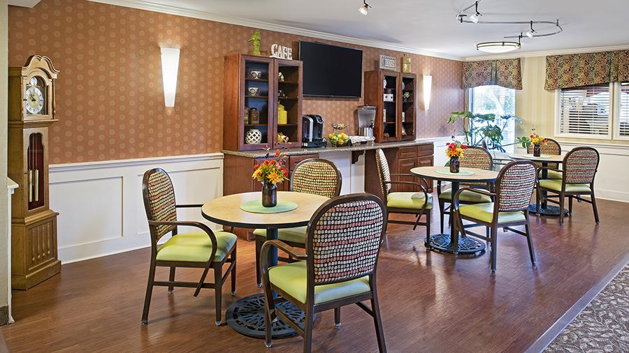 Bistro at American House Carpenter independent and assisted senior living facility