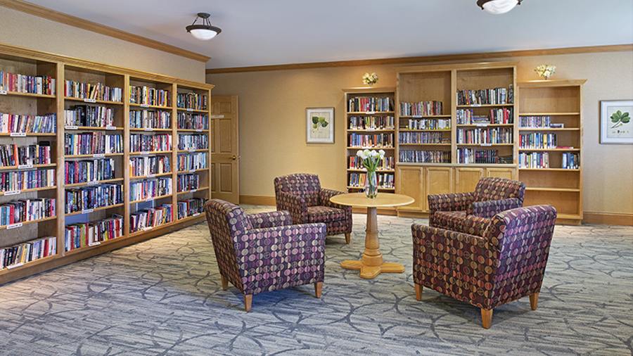Common area at American House Cedarlake independent and assisted living facility