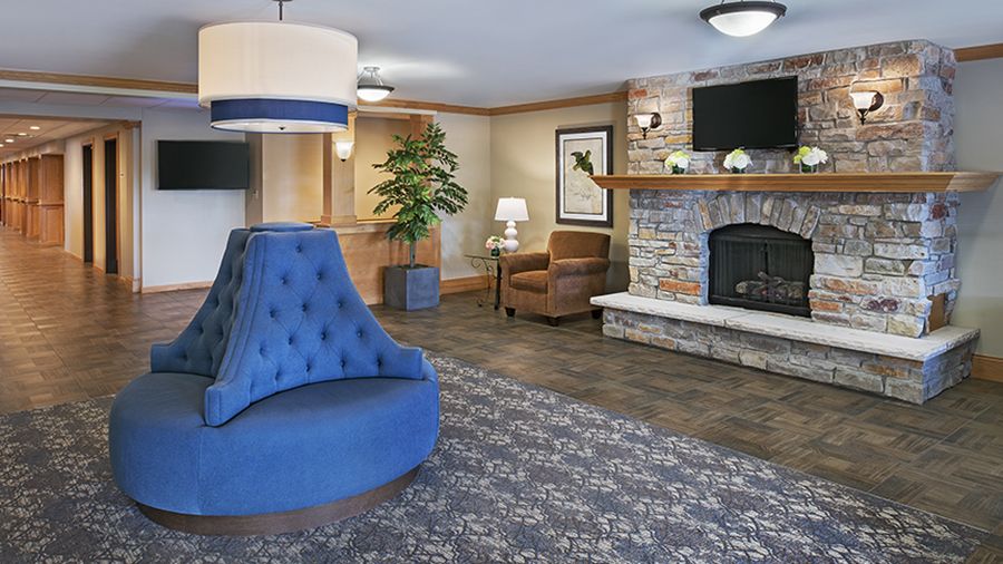 Lobby at American House Cedarlake independent and assisted living facility