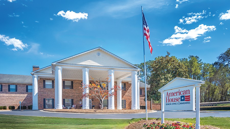 Front driveway and entrance to American House in Chattanooga assisted living and memory care facility