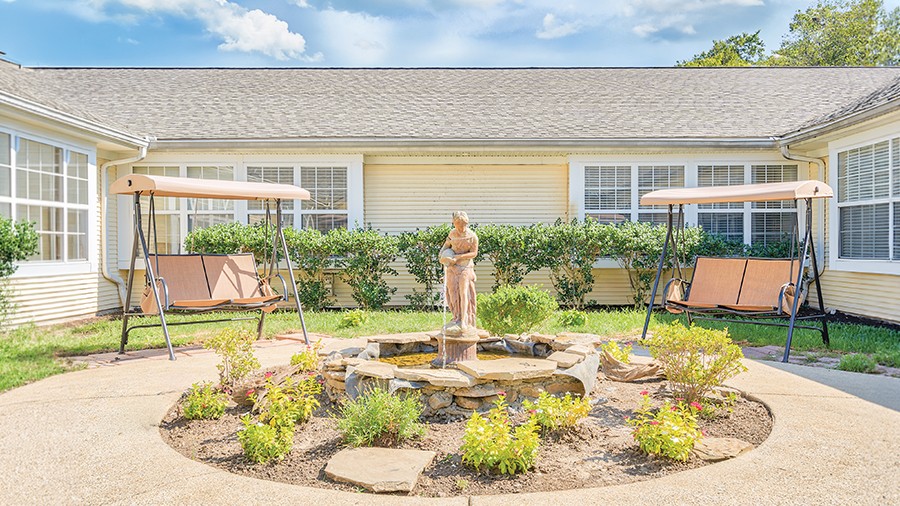 Courtyard at American House Hendersonville Assisted Living and Memory Care Facility