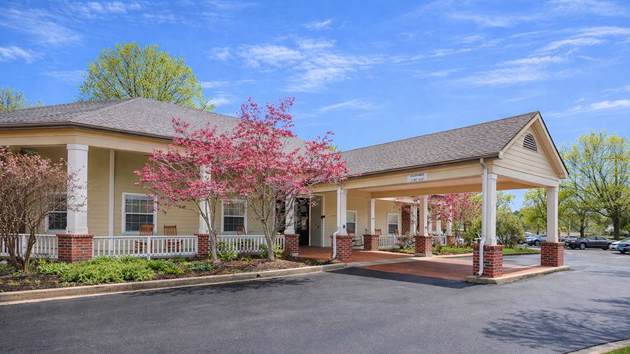 Front entrance at American House Bartlett assisted living facility in Bartlett, TN
